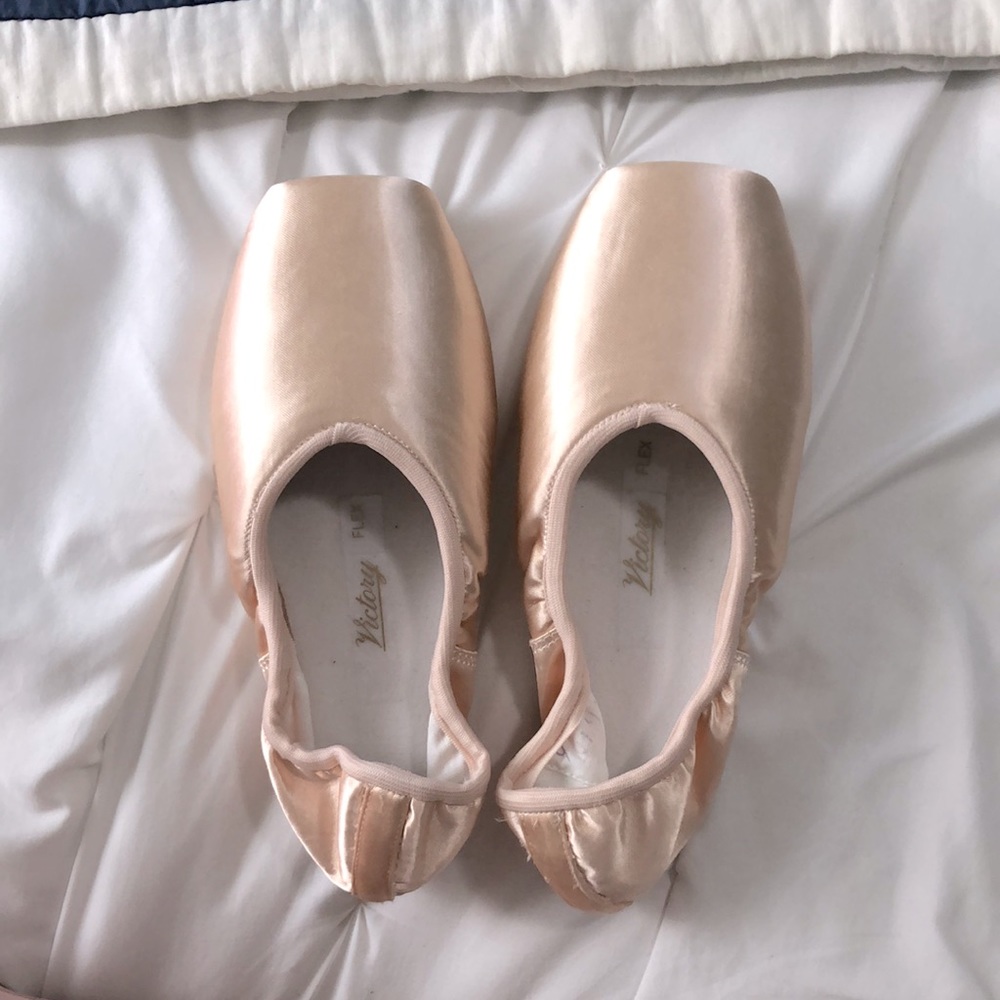 Nikolay Victory Flex Pointe shoes, never worn